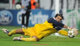 看球直播-意甲球队防守梅西的战术分析与案例